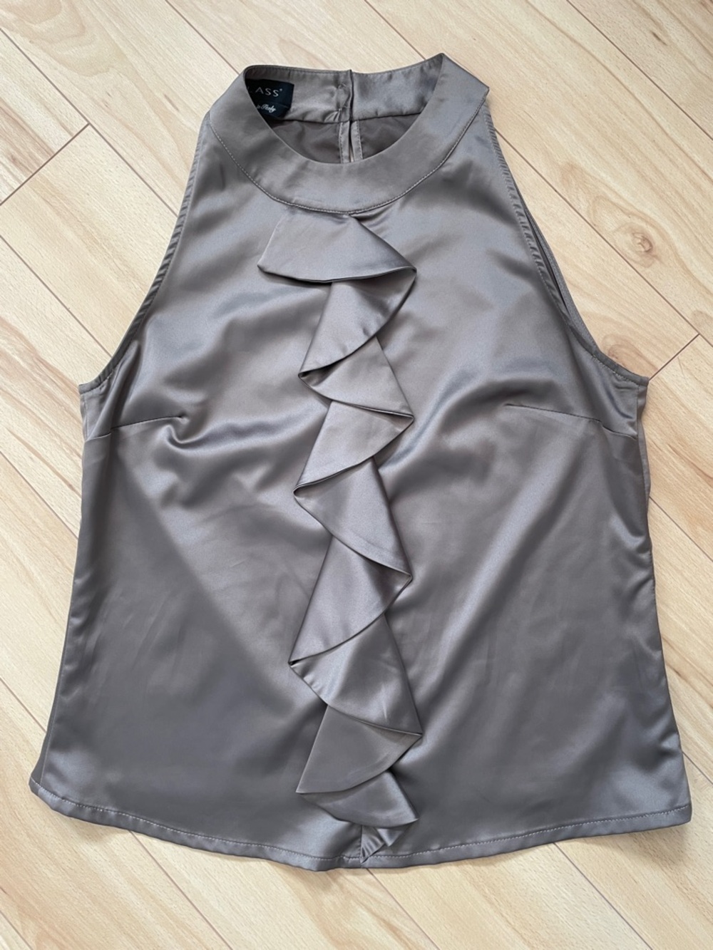 Class Women’s Sleeveless Blouse in Taupe with Ruffle Detail